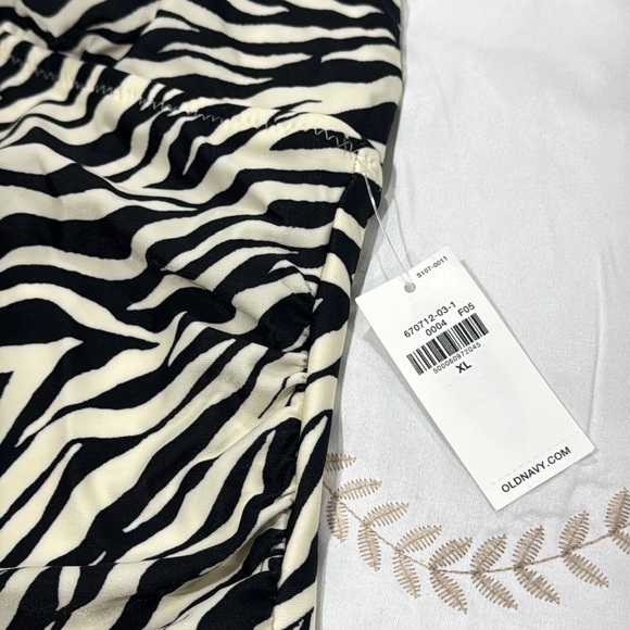 Old Navy One Piece Swimsuit - Picture 4 of 11